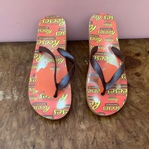 Reese's Peanut Butter Cup Flip Flops Sandals Women’s Size 10.5  Vintage Flaws